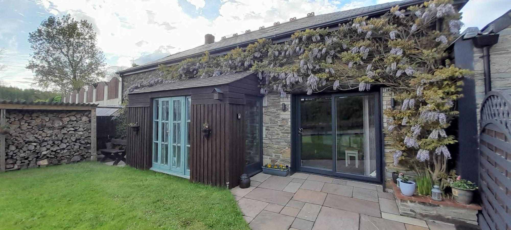 Wisteria Barn, Trewethen, St Teath, Nr Port Isaac Holiday home *